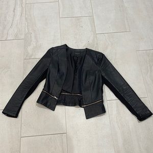 Dynamite cropped blazer, size medium